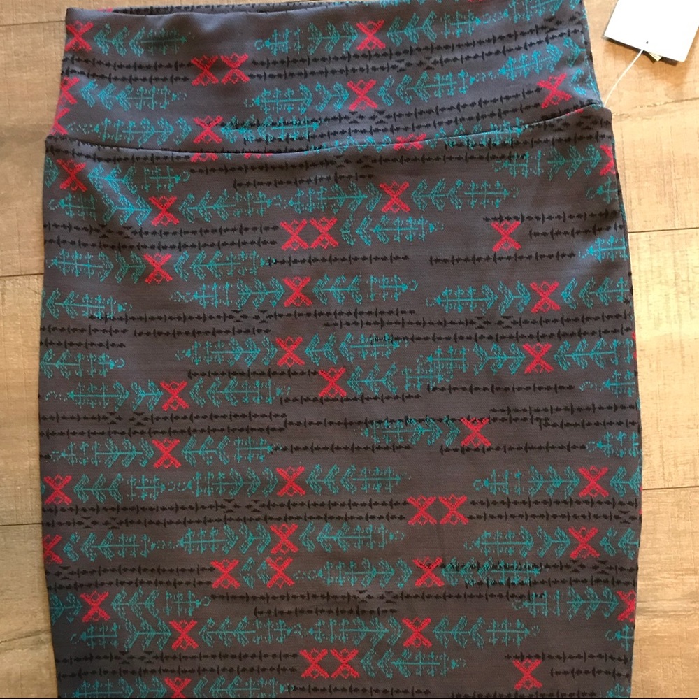 LuLaRoe Cassie Skirt- NWT Size Medium